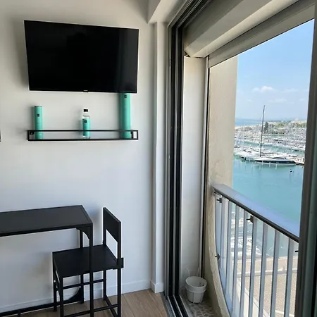 Renove En Plein Centre Ville, Sur Le Port, Vue